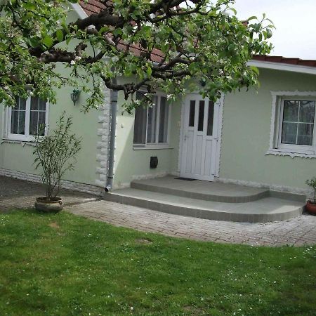 Holiday Home Balatonlelle/Balaton 19117 Exteriör bild